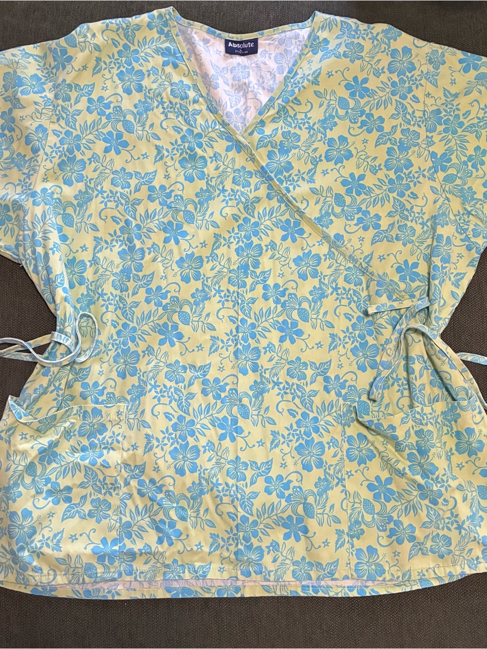 VTG Absolute Women’s Floral Wrap Scrub Top - Yellow & Light Blue Size 3X Medcal
